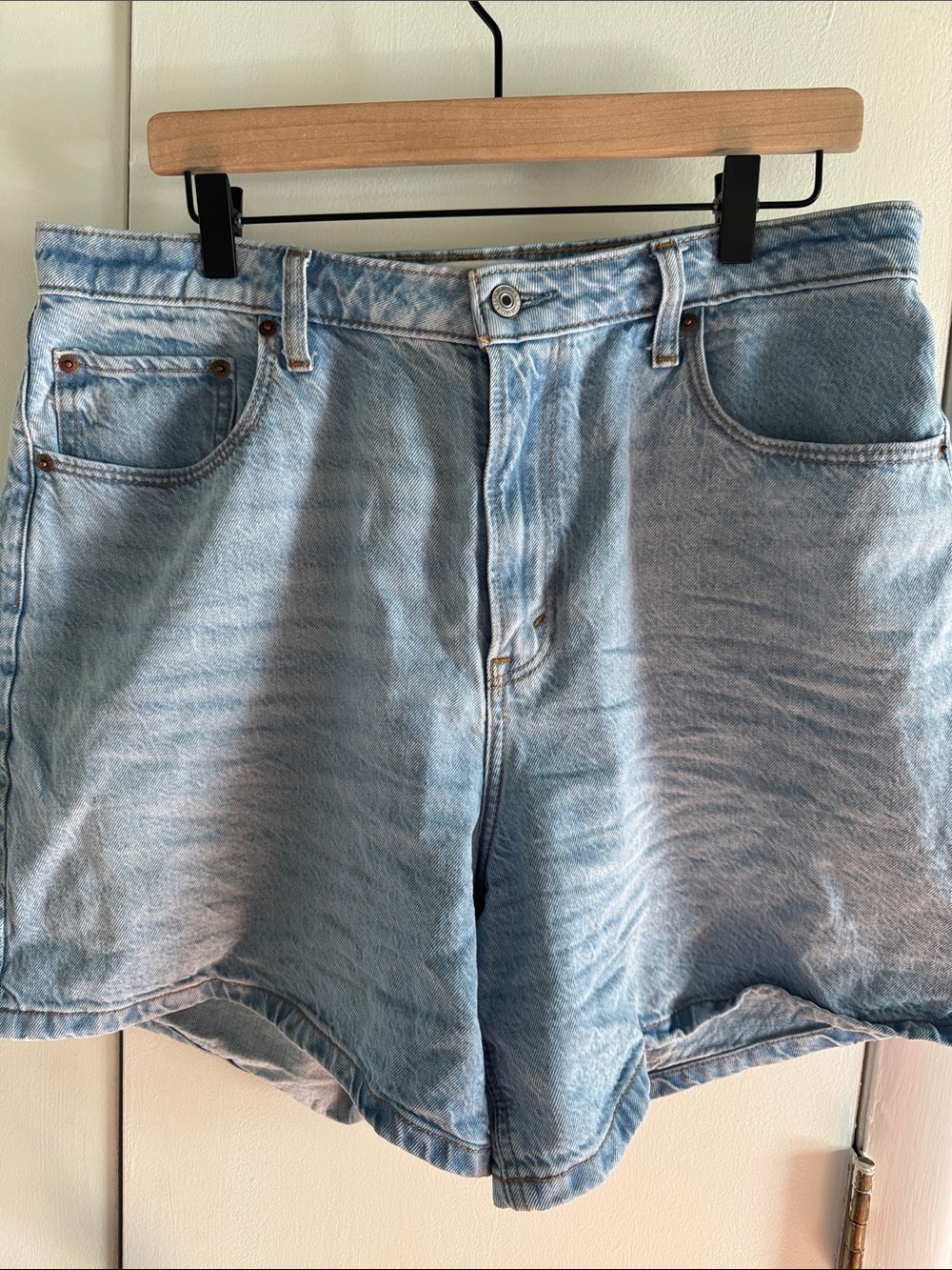 Abercrombie & Fitch Curve Love High Rise Loose Shorts